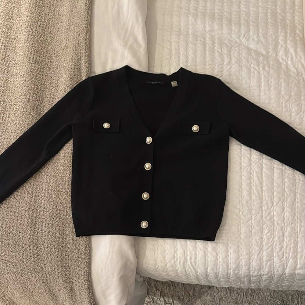 Long sleeve Tahari Cardigan